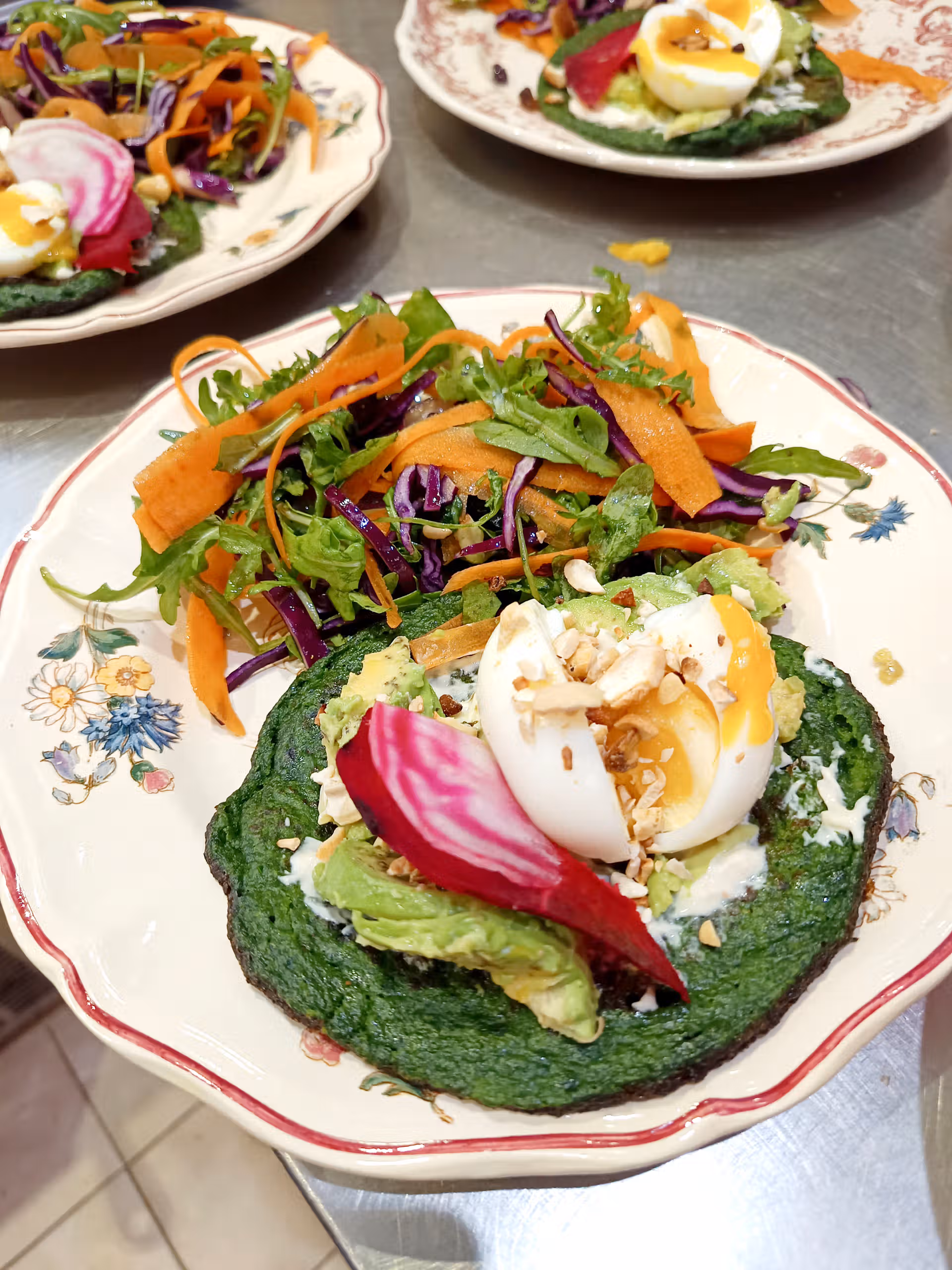 blinis végétarien aux épinards et oeuf mollet, cuisine maison et de saison